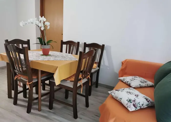 Dada Apartments